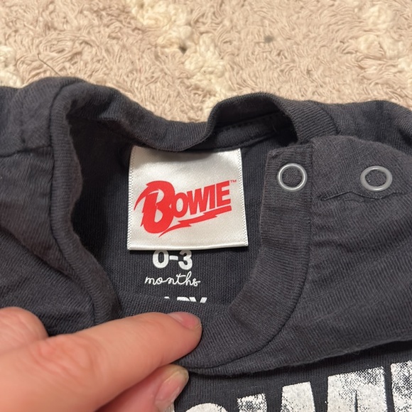 Bowie T-shirt worn once - Picture 2 of 4